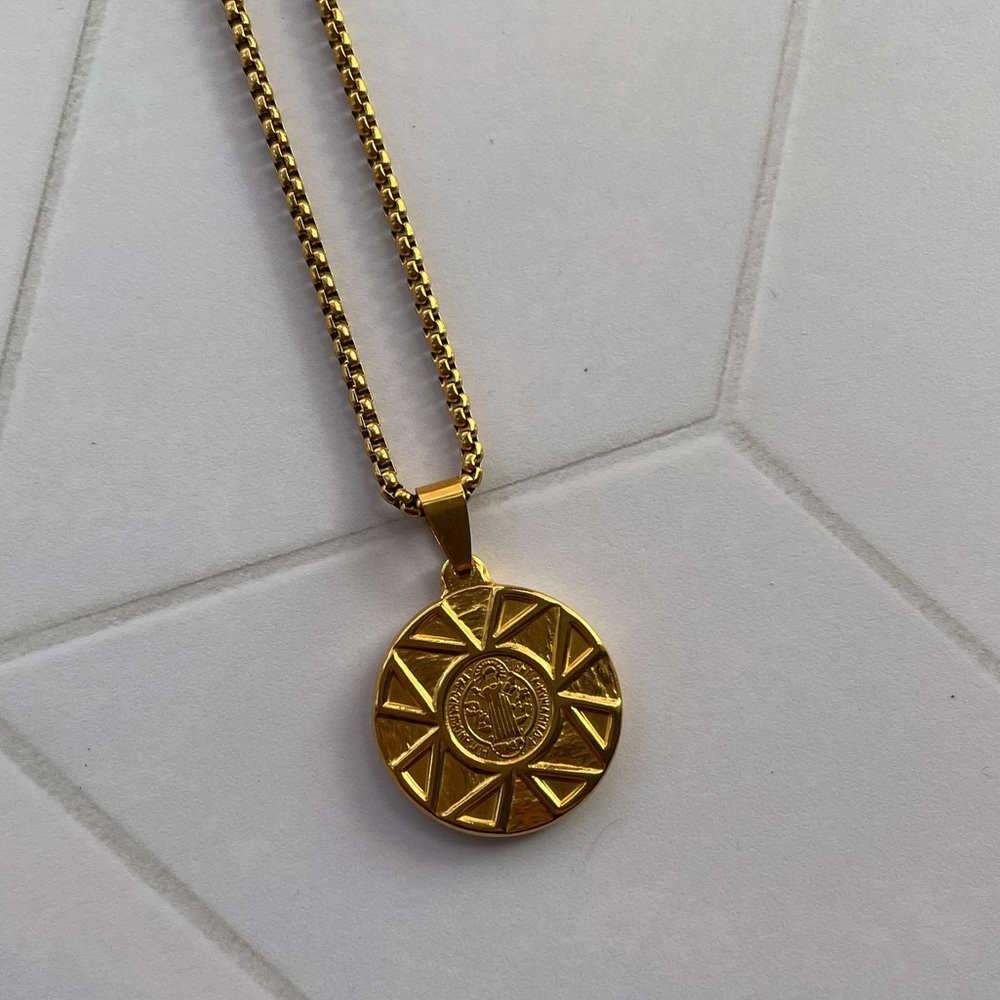 Ellie Vail Gold Plated Waterproof Necklace ✨